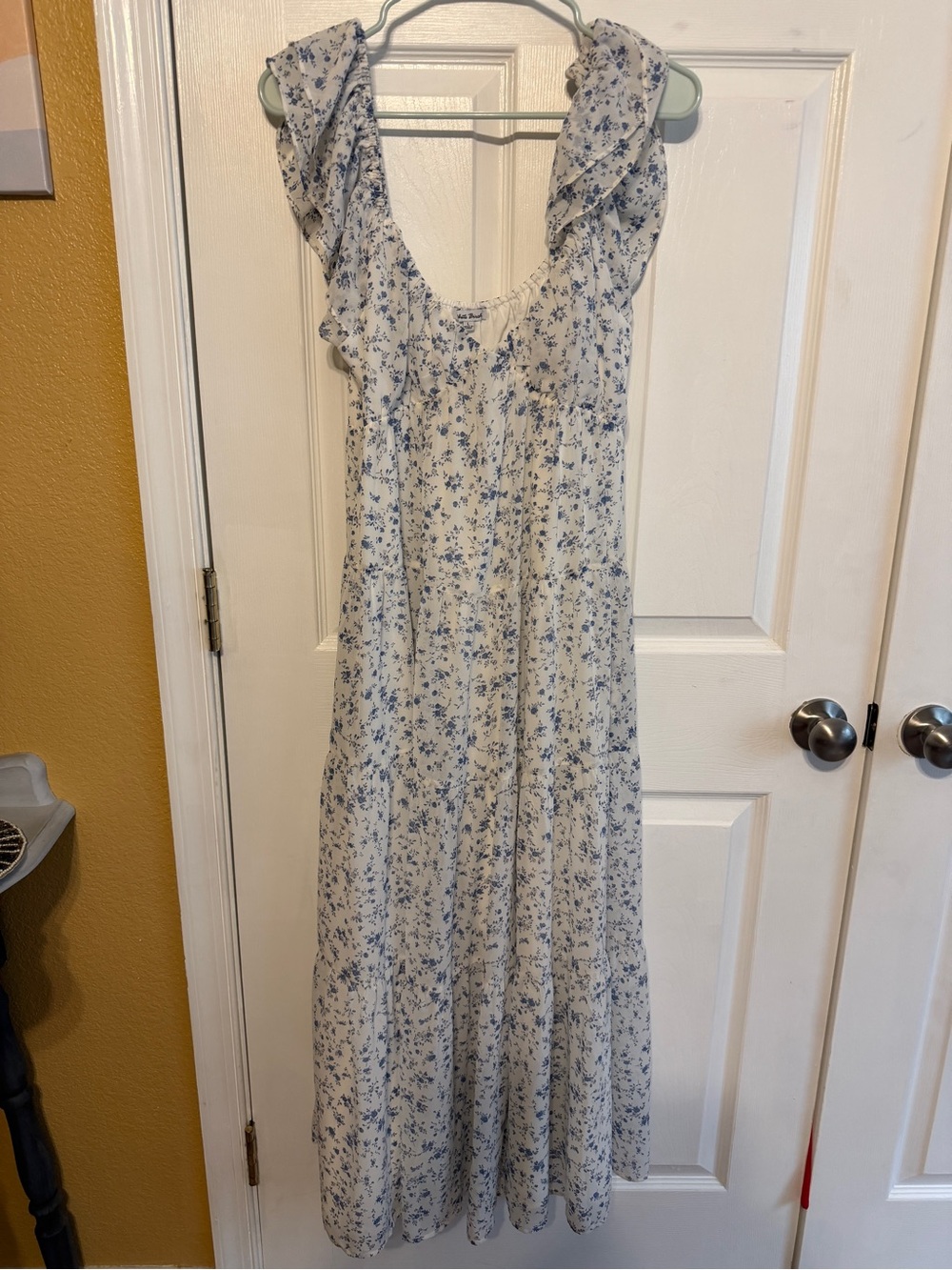 white birch white Maxi Dress with Blue Floral Print and Ruffle Shoulders- Large